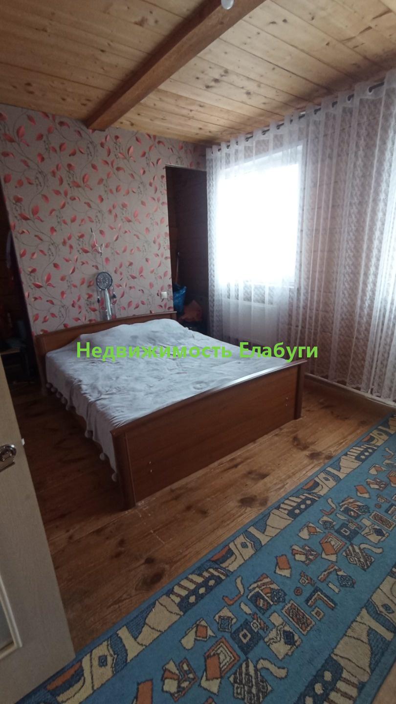 Продаётся дом в мкр. Колосовка, два этажа, зал, три спальни, все коммуникации, санузел в доме, есть баня на дровах, большой ровный участок, к дому пристроен гараж (нужно доделать)
Хорошие подъездные пути, рядом садик, магазины, остановки общественного транспорта
Возможна покупка с использованием ипо