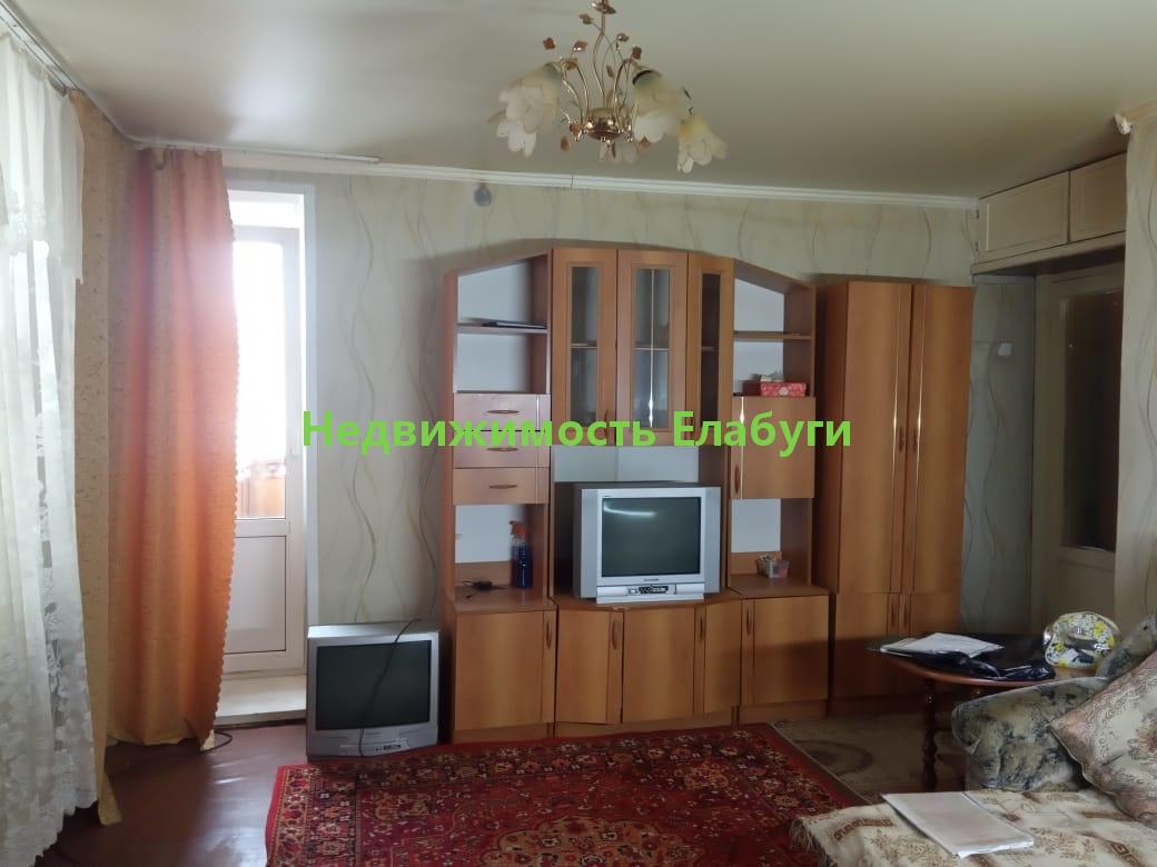 Чистая, уютная квартира.  Продажа в связи с переездом. Все в шаговой доступности.