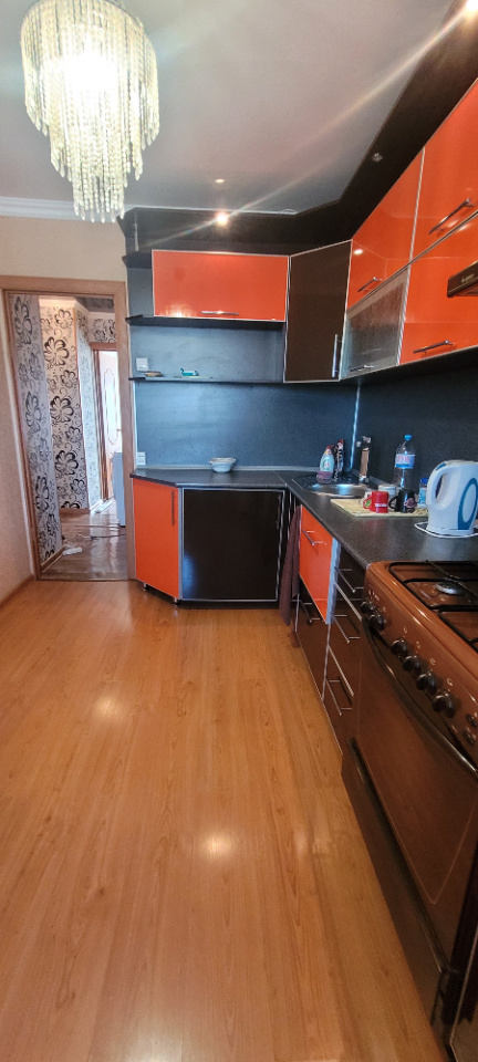 Сдаю 3 ком квартиру гражданам РФ на долгий срок,18 тыс +сч