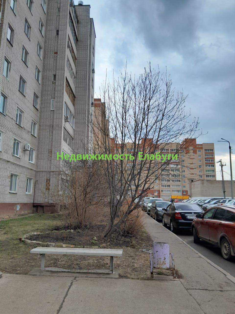 Молодежный район. Все в шаговой доступности: школы, детские  сады,  торговые центры, общественный транспорт. Свободная продажа.