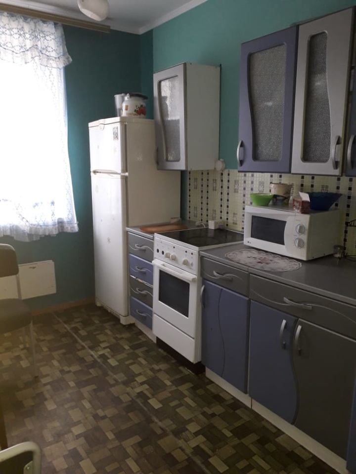 Просторная,теплая квартира.
Все необходимая мебель,посуда и техника присутствует.
+ Сч