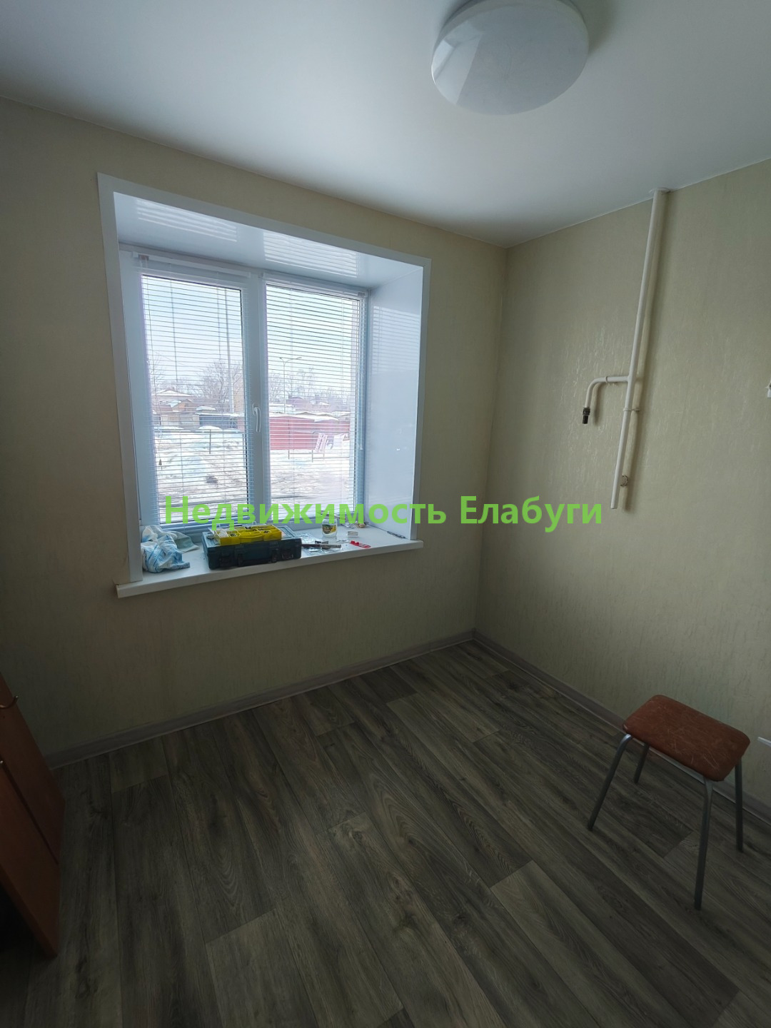 Продается двухкомнатная квартира на Гассара 20а. Гараж в подарок.