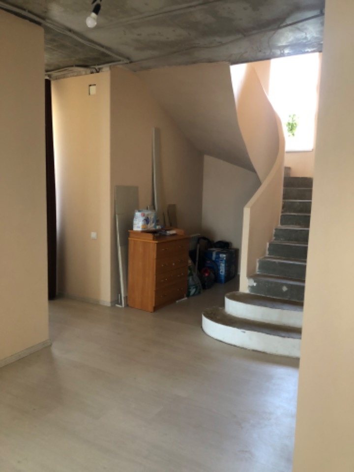 Продаётся дом в премиальном районе 4.10
По всем вопросам, звоните.