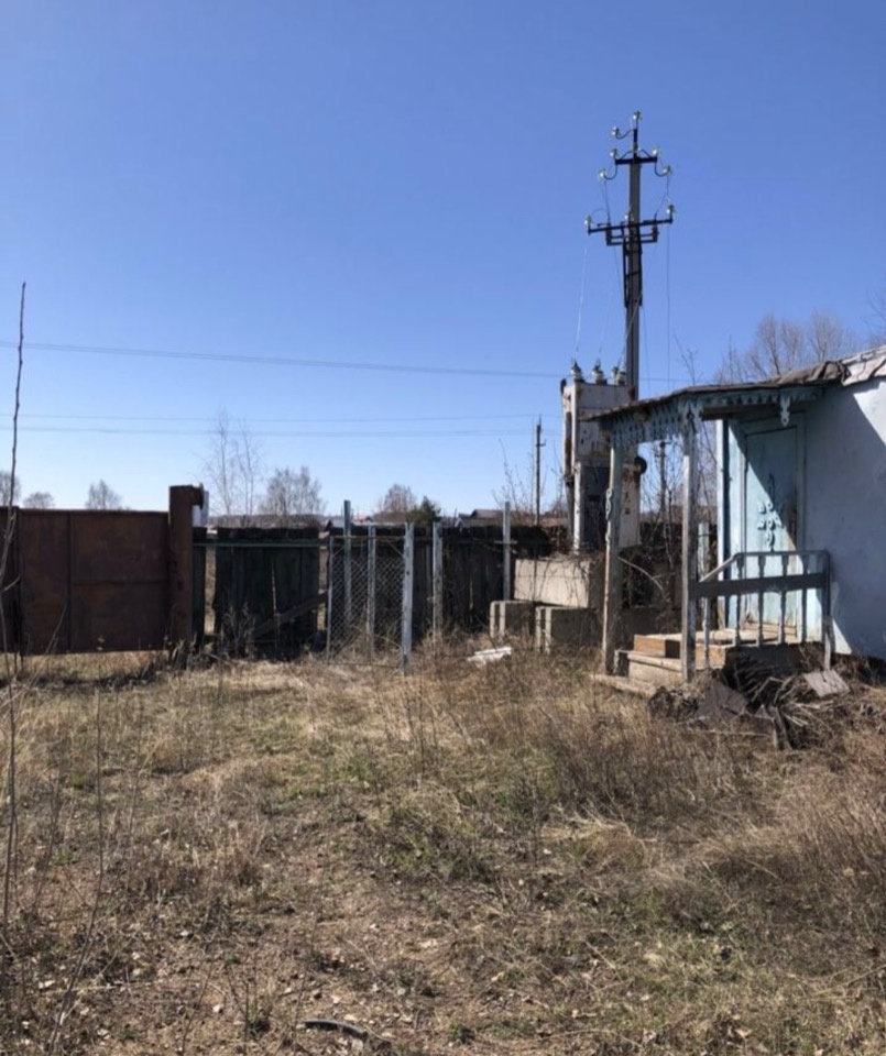 Продаётся земля ( Промназначение ) 
На участке есть трансформатор. 